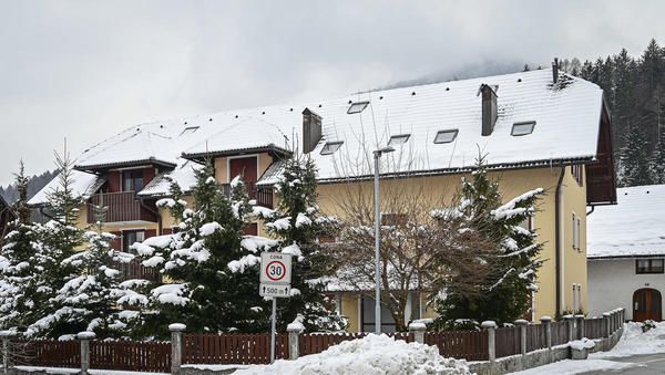 TOP dražbe: apartmaja v Kranjski Gori in Stinici, hiša v Grosupljem, stanovanje v Ljubljani …