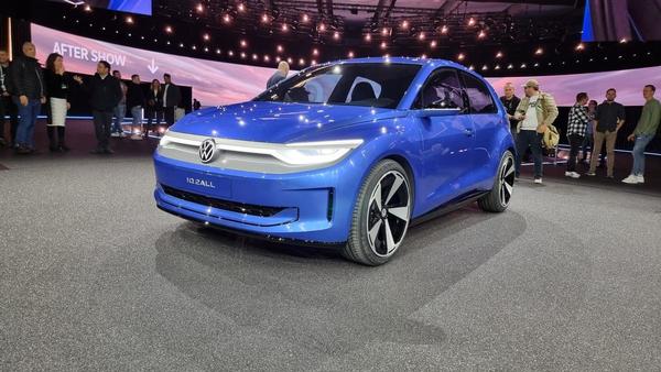 Volkswagen zaradi Euro 7 ohranja pola pri življenju, prestavlja pa električni ID.2