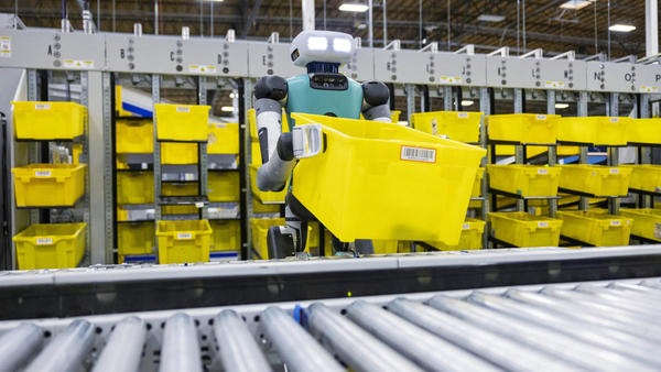 Kako humanoidni roboti v Amazonu že kažejo prihodnost delovnega okolja