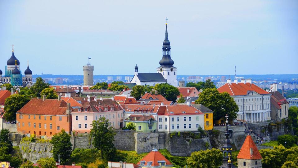 Ste danes že objavili račun s hrvaške plaže in se zgražali