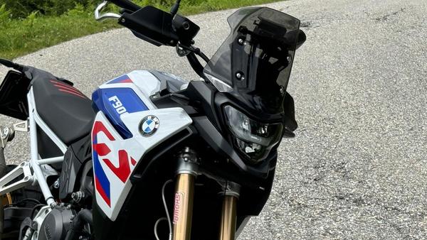 Test BMW F 900 GS – najboljši GS tokrat prinaša pošten odmik od pričakovane smeri