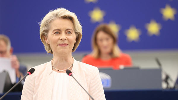 Kaj je o Veselu Golobu pisala Ursula von der Leyen